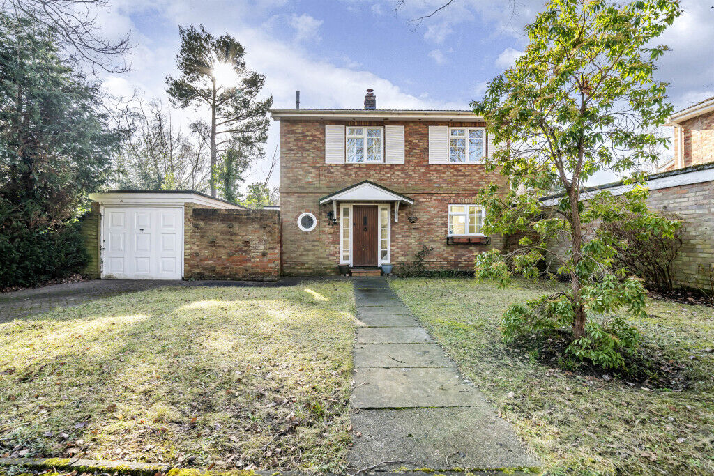 4 bedroom detached house for sale Auclum Lane, Burghfield Common, RG7, main image