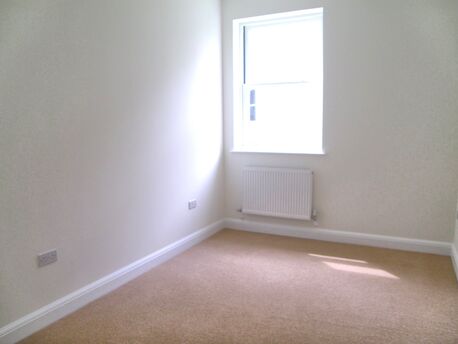 2 bedroom  flat to rent, Available from 06/06/2024