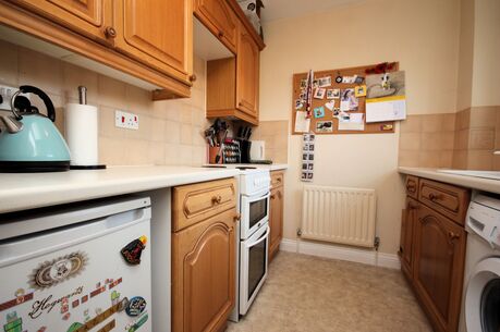 2 bedroom mid terraced house to rent, Available from 31/07/2024