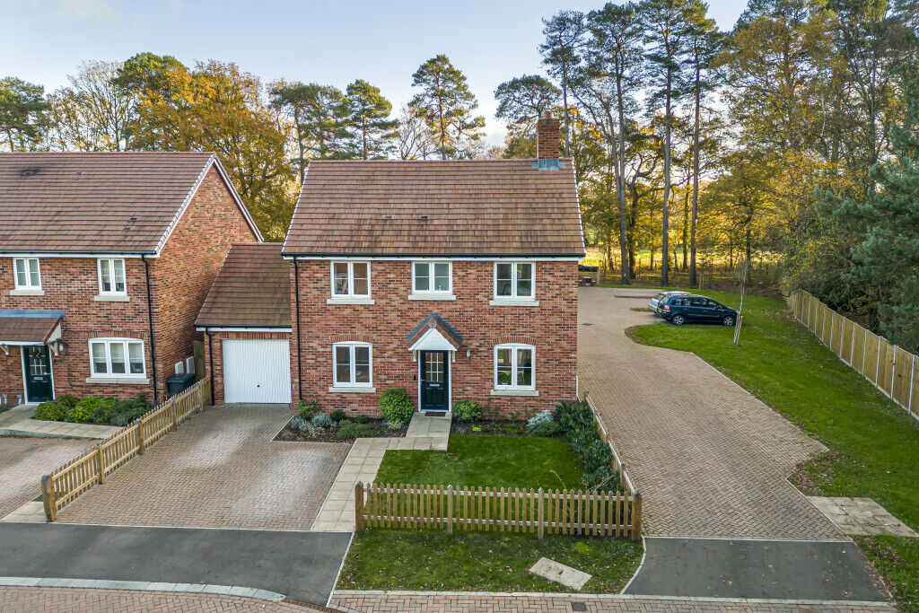 3 bedroom detached house for sale Charlie Brown Road, Burghfield Common, RG7, main image