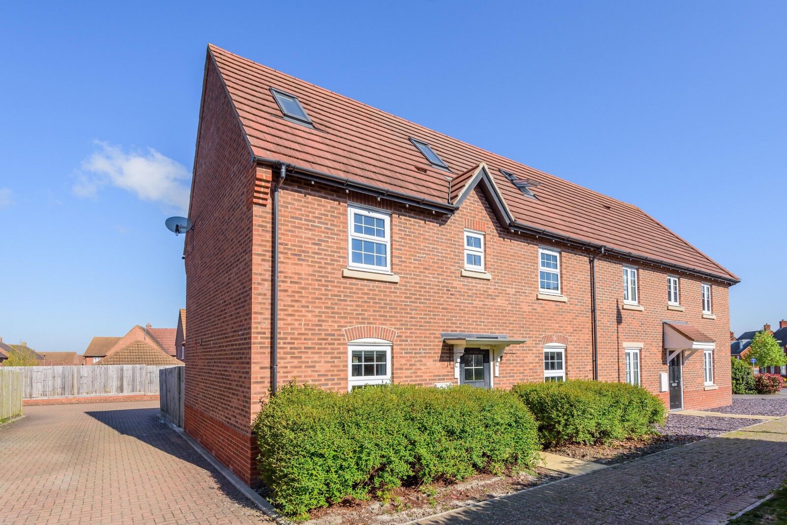 4 bedroom semi detached house for sale Sir Frank Williams Avenue, Didcot, OX11, main image