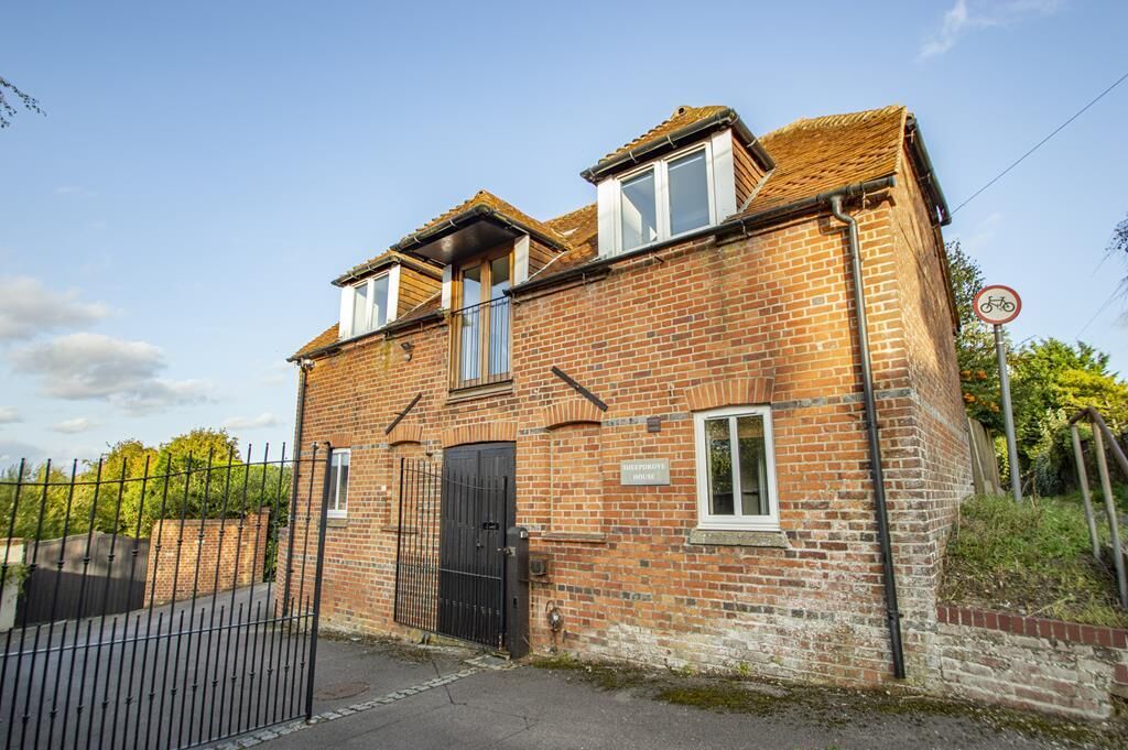Detached flat to rent, Available now Church Hill, East Ilsley, RG20, main image