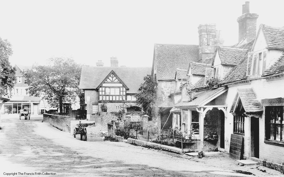 Pangbourne - Copyright Francis Frith Collection