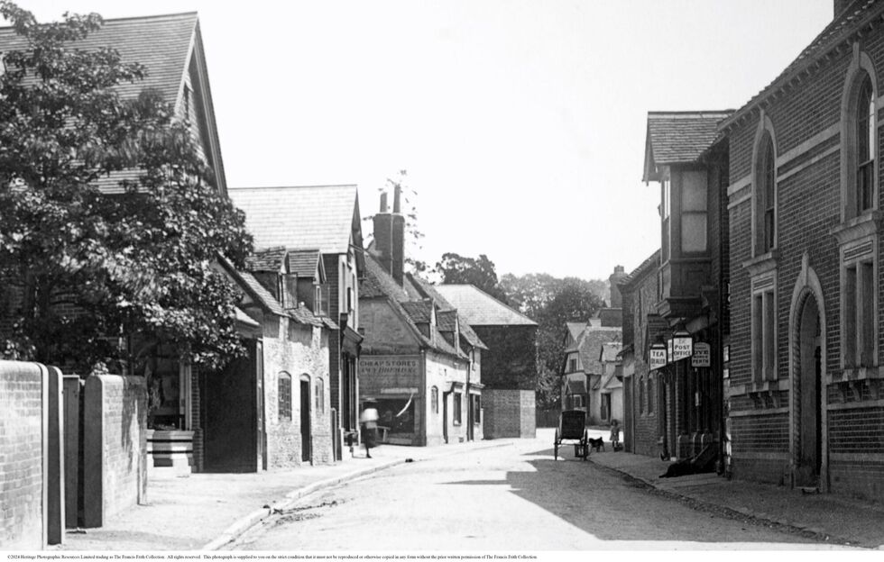 Goring old street - Copyright Francis Frith Collection